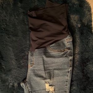 MATERNITY RIPPED JEANS